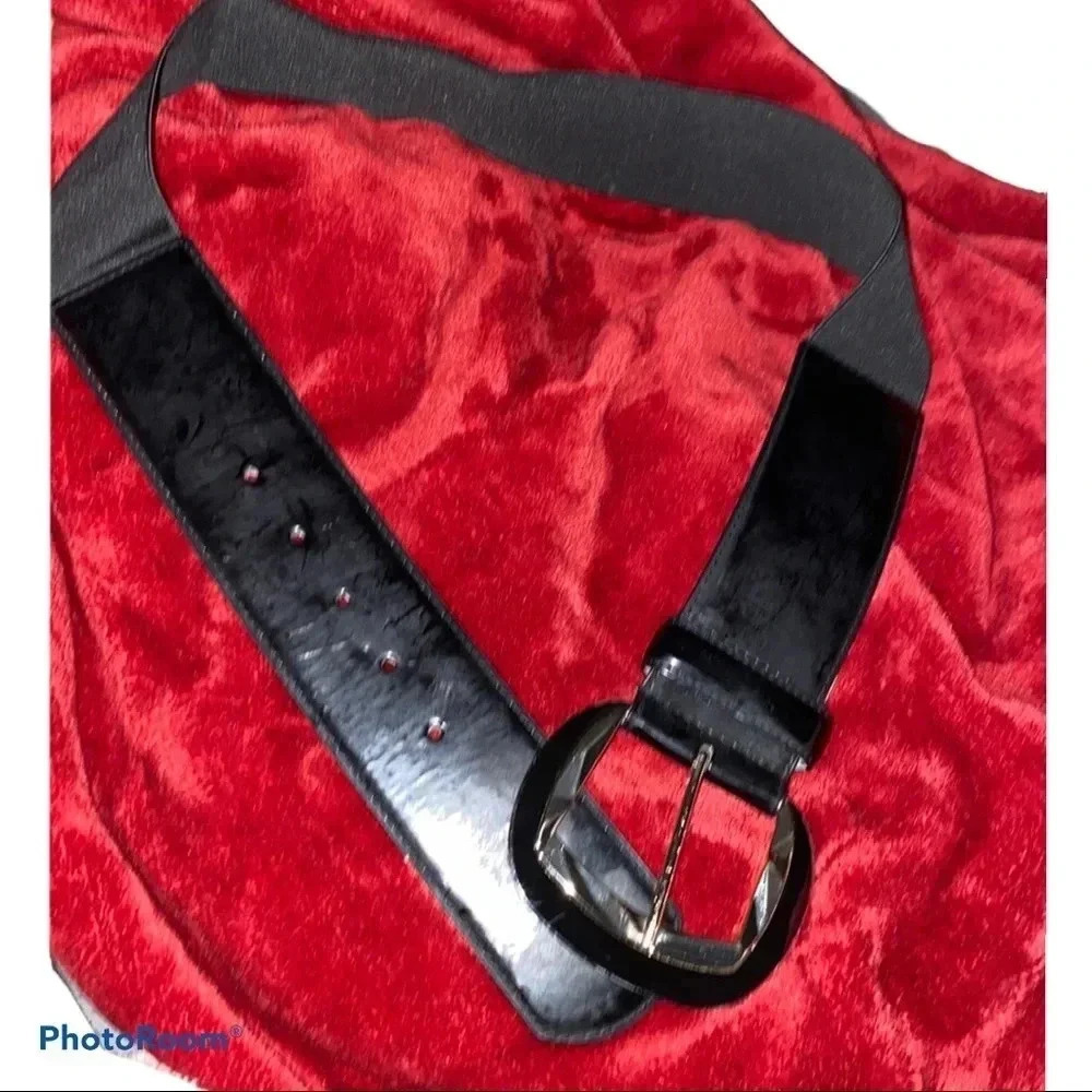 White House black Market black leather gold buckle womens belt Sz M